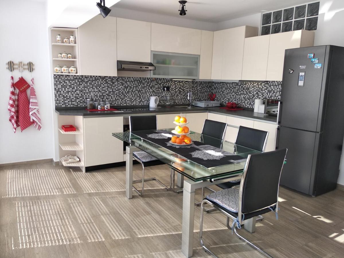 Apartman Angela Rijeka Buitenkant foto