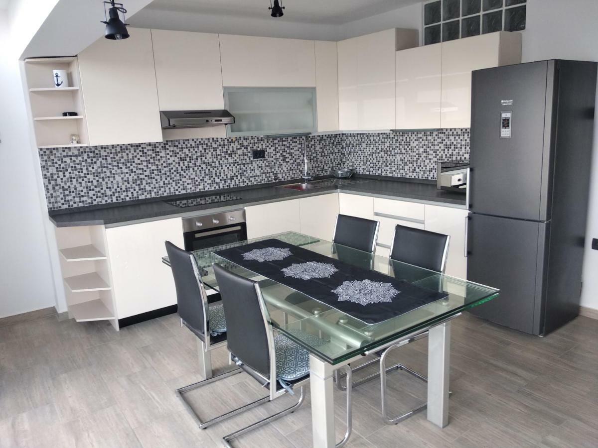 Apartman Angela Rijeka Buitenkant foto